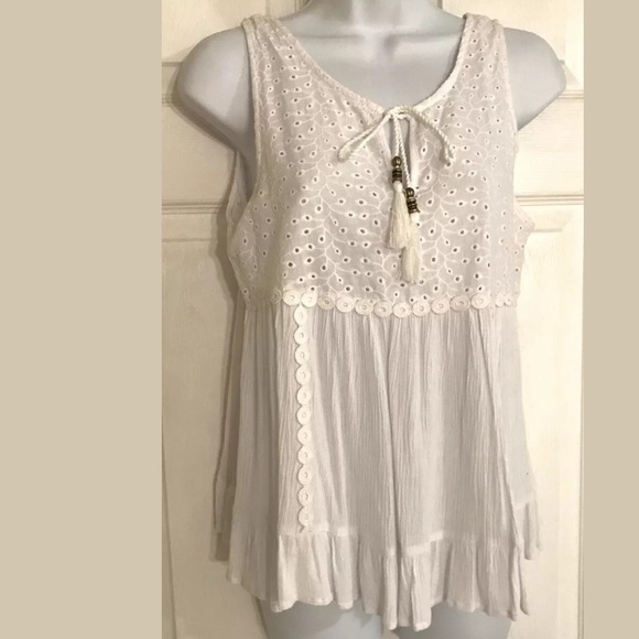 🆕 PAPER CRANE White Eyelet Tank Top Tassel Blouse - Picture 7 of 7